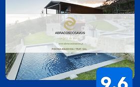 Abraços dos Avós - Casas do Monte