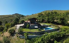 Abraços dos Avós - Casas do Monte